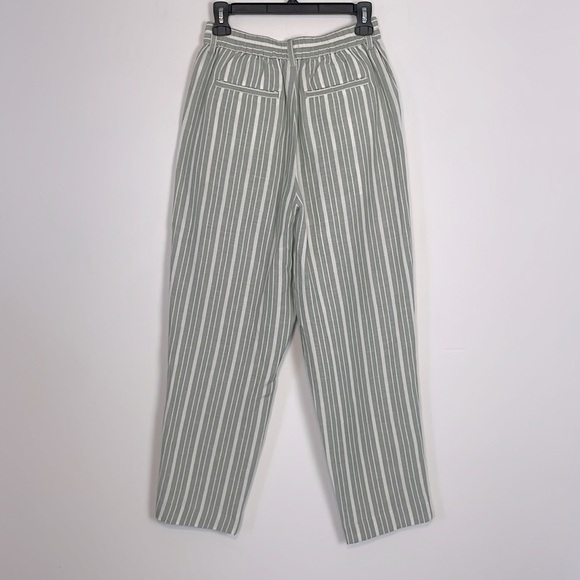 Madewell The Tailored Tapered Pant in Striped
Linen-Blend. Size 0. Green & White - Picture 10 of 14